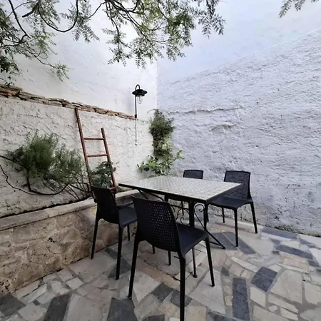 Mala Kuca Od Pokraj Mora 4 Osobe Murter *